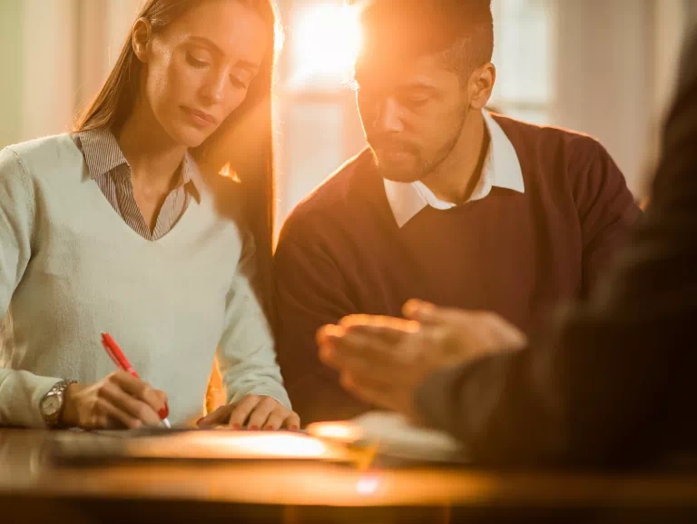 podpisywanie dokumentów u księgowej